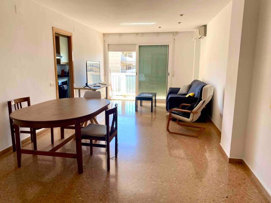 Apartment Big Family Parking And Noise Free Terrassa