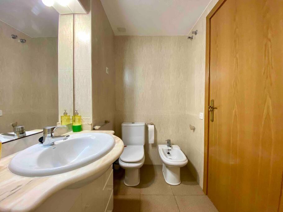 Apartment Big Family Parking And Noise Free Terrassa