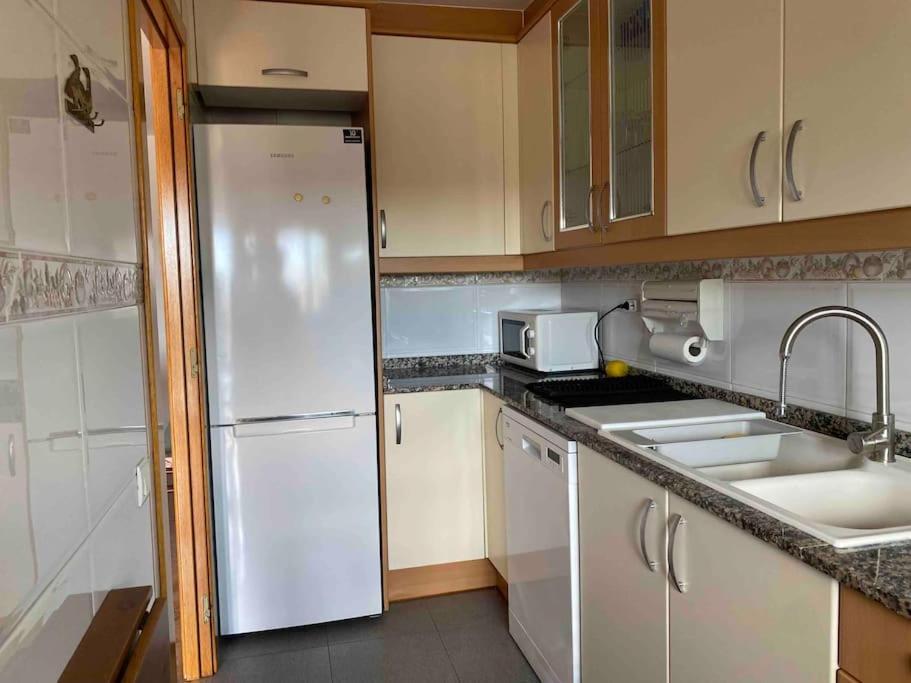 Big Family Parking And Noise Free Apartment Terrassa